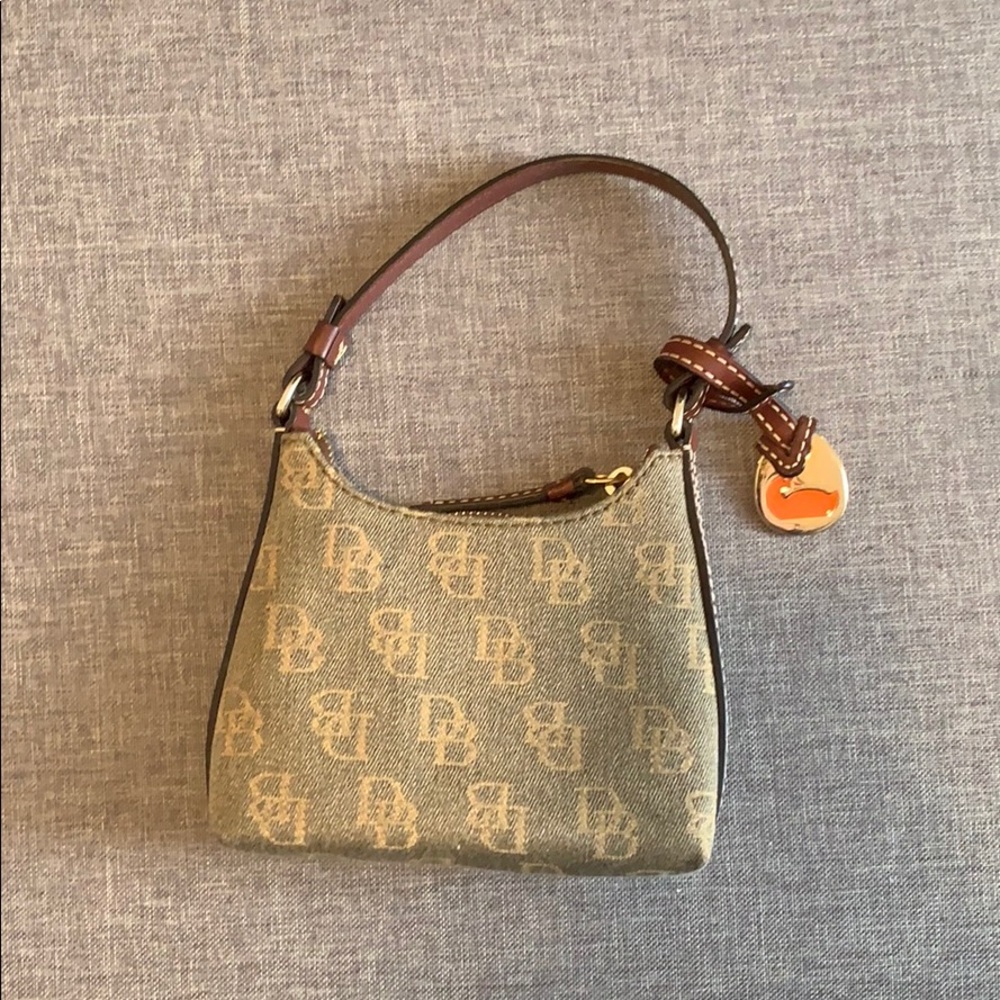 Dooney & Bourke bitsy bag in olive